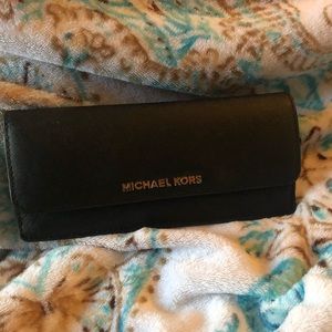 🌸 Michael Kors Jet Set Travel Wallet 🌸
